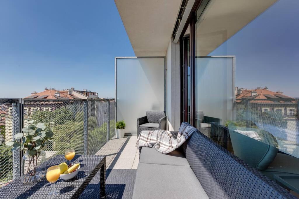 Jt'S Apartments Korunni Str. Prága Kültér fotó