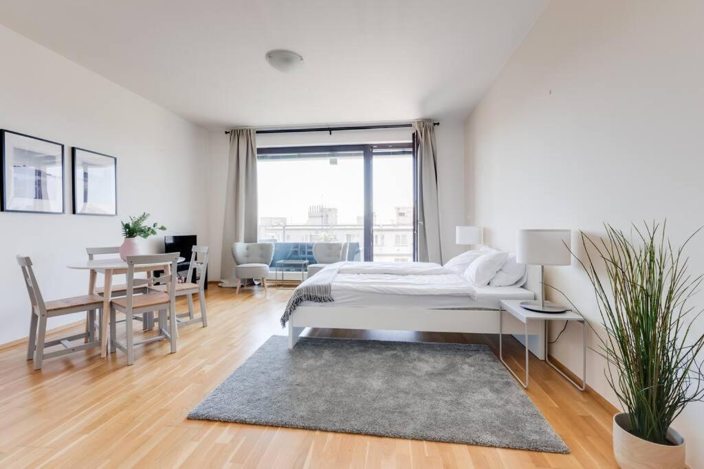 Jt'S Apartments Korunni Str. Prága Kültér fotó