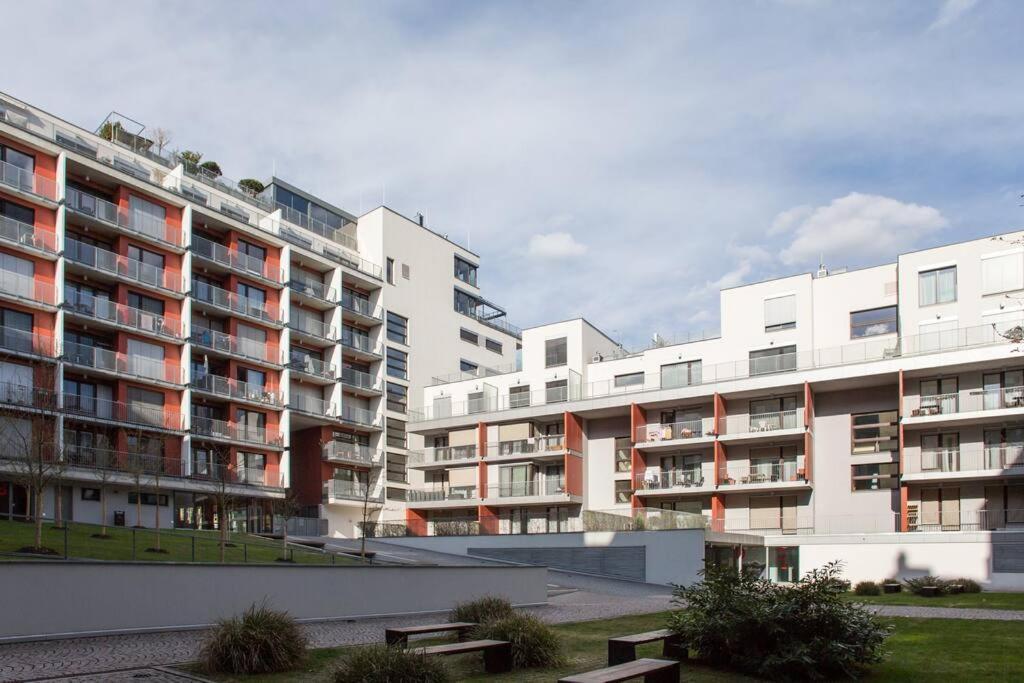 Jt'S Apartments Korunni Str. Prága Kültér fotó