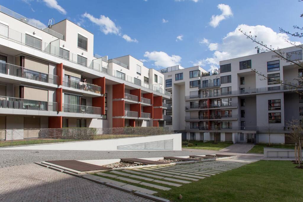 Jt'S Apartments Korunni Str. Prága Kültér fotó