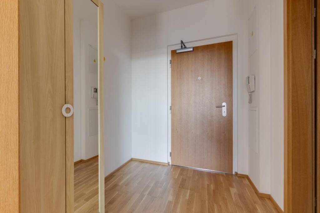 Jt'S Apartments Korunni Str. Prága Kültér fotó