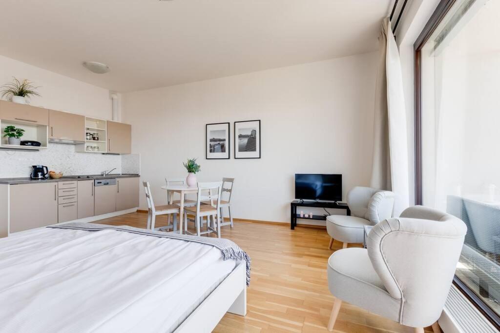 Jt'S Apartments Korunni Str. Prága Kültér fotó