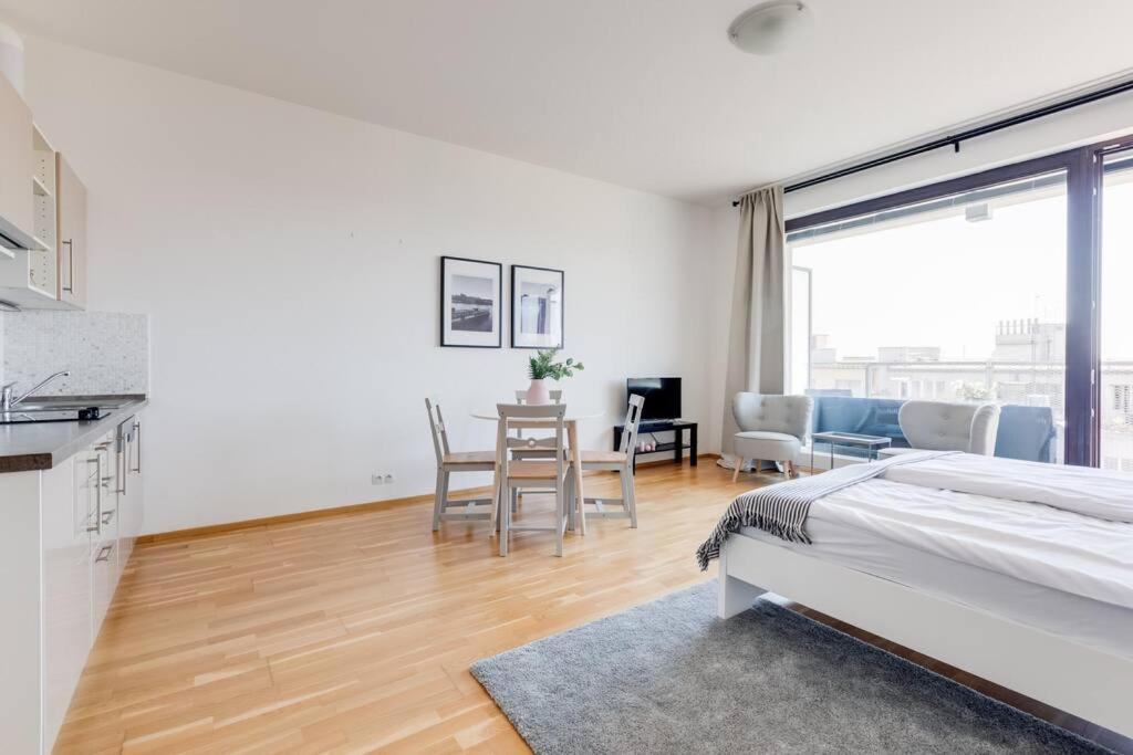 Jt'S Apartments Korunni Str. Prága Kültér fotó