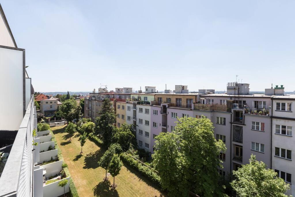 Jt'S Apartments Korunni Str. Prága Kültér fotó